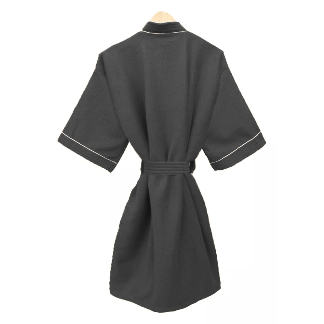 Bata de Baño Gris Oscuro Detalle en Blanco